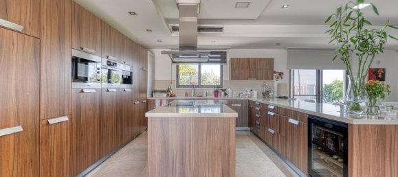 5 Schlafzimmer Villa in Dromolaxia, Cyprus, Nr. 9524 9