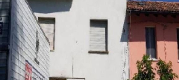 3 rooms Apartment in Finale Emilia, Italy No. 101287 6