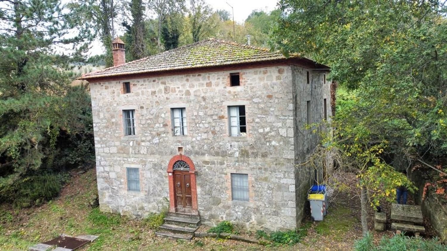 Casa de 12 habitaciónes en Todi, Italy No. 83389