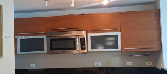 1 dormitorio propiedad comercial en venta en Miami, Miami-Dade, Florida, USA № 614788 6