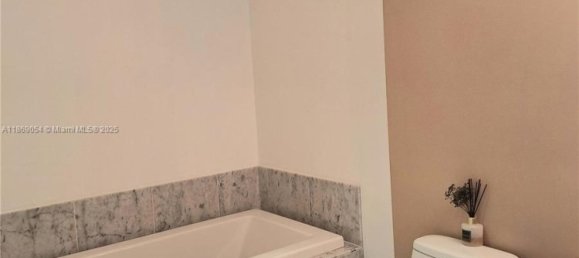 1 dormitorio propiedad comercial en venta en Miami, Miami-Dade, Florida, USA № 614788 19