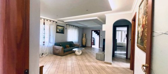 8 bedrooms Villa in Rome, Italy No. 64758 3