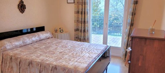 4 bedrooms House in Yonne, France No. 300822 12