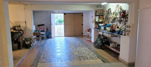 4 bedrooms House in Yonne, France No. 300822 16