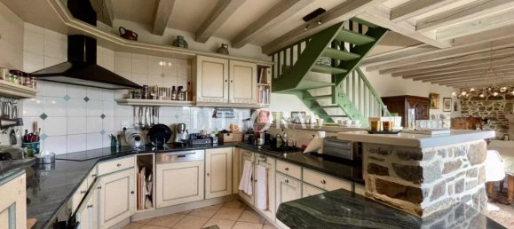 Дом с 4 спальнями в Перроз-Гирек, Франция № 297768 12