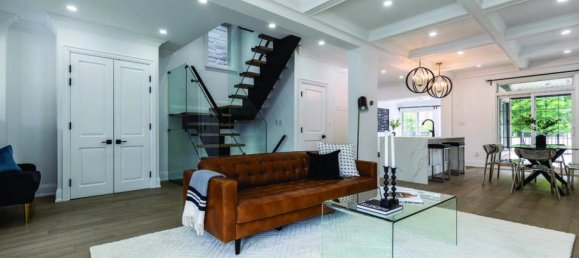 5 bedrooms House in Toronto, Canada No. 314 9