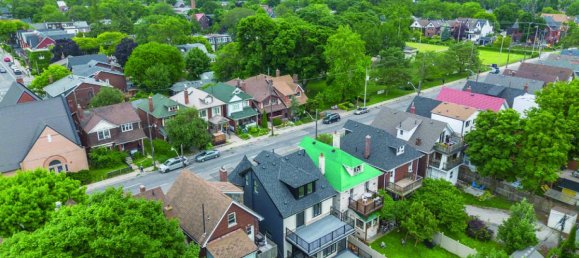 5 bedrooms House in Toronto, Canada No. 314 3