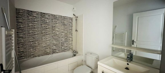 Casa de 3 dormitorios en Ballan-Mire, France No. 248794 8