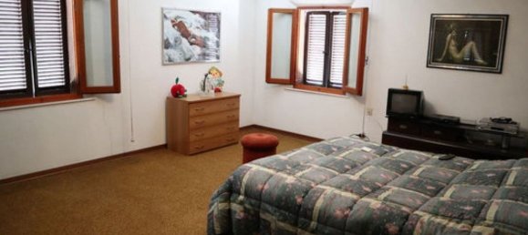 10 rooms House in Foiano della Chiana, Italy No. 228571 2