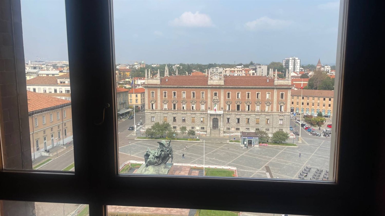 Apartamento de 3 dormitorios en Monza, Italy No. 175405