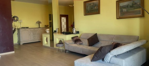 Apartamento de 3 dormitorios en Monza, Italy No. 175405 19