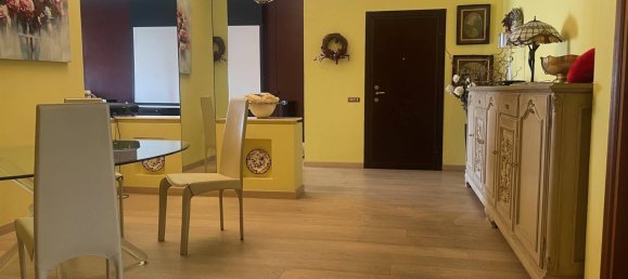 Apartamento de 3 dormitorios en Monza, Italy No. 175405 3