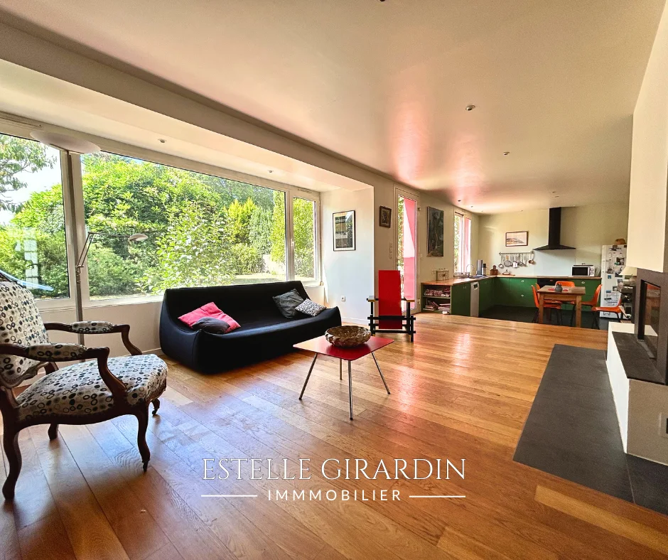 5 bedrooms House in Nantes, France No. 318459