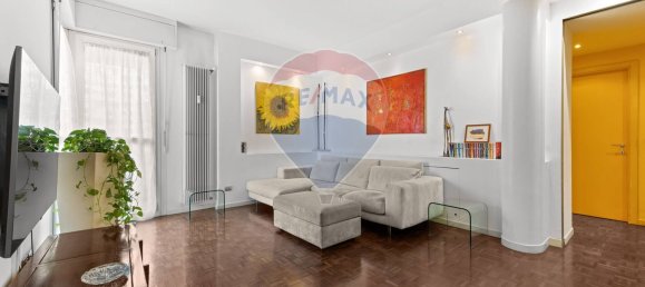 3 bedrooms Apartment in Segrate, Italy No. 357841 2