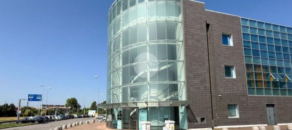 Oficina en Mantua, Italy 116 m² No. 364572 4