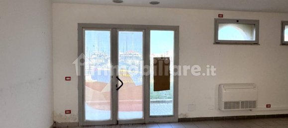 Propiedad comercial de 1 habitación en Rome, Italy No. 268290 11