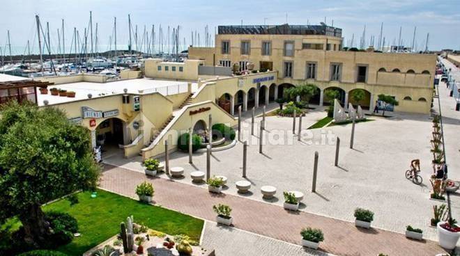 Propiedad comercial de 1 habitación en Rome, Italy No. 268290