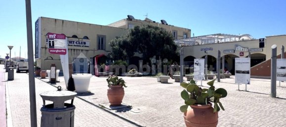 Propiedad comercial de 1 habitación en Rome, Italy No. 268290 4
