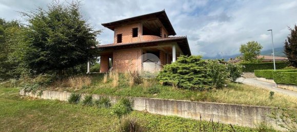Villa de 3 dormitorios en Bagnolo Piemonte, Italy No. 305375 2