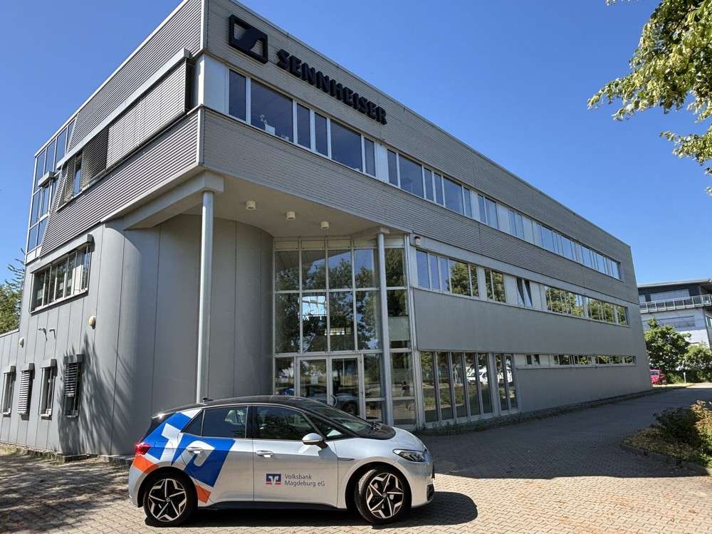 1335m² Building in Borde, Germany No. 366982