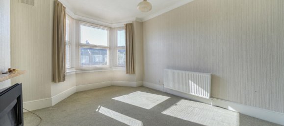 3 bedrooms Apartment in London, United Kingdom No. 7668 6