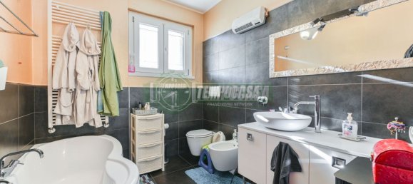 2 bedrooms House in Zanica, Italy No. 66846 13