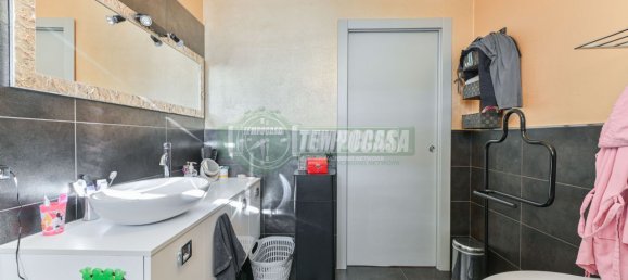 2 bedrooms House in Zanica, Italy No. 66846 12