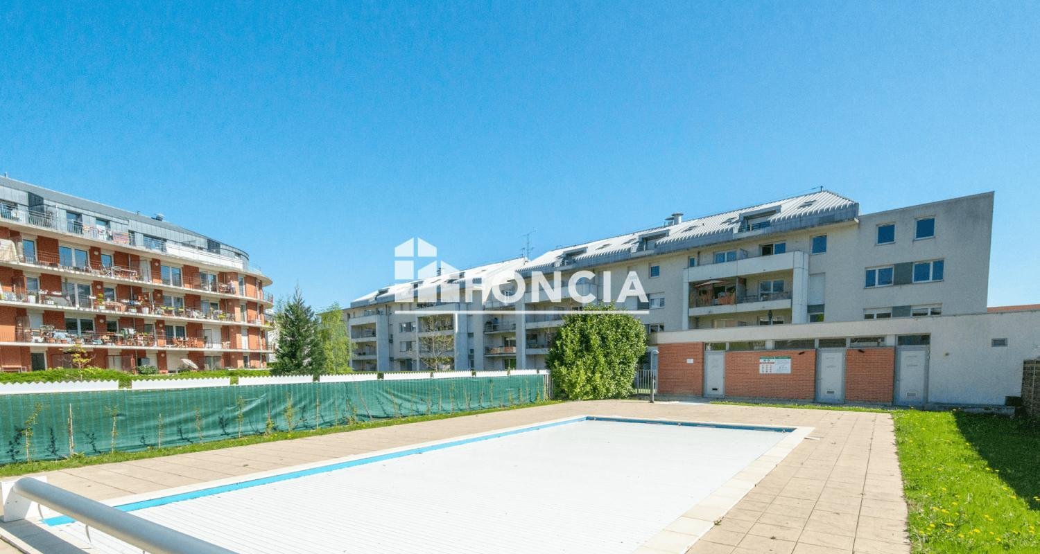 2 bedrooms Apartment in Nancy, France No. 237379