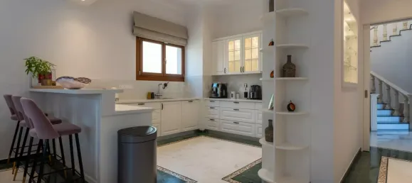 6 bedrooms Villa in Mouttagiaka, Cyprus No. 325 4