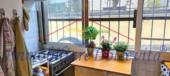 2 bedrooms Apartment in Florence, Italy No. 265808 4