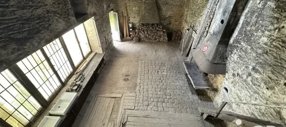 300m² Building in Draveil, France No. 323564 2