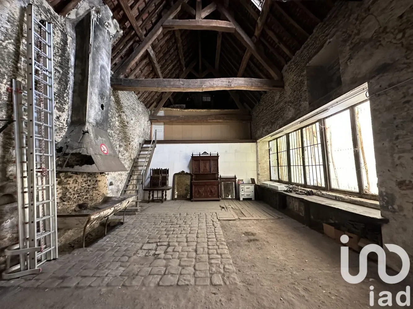 300m² Building in Draveil, France No. 323564