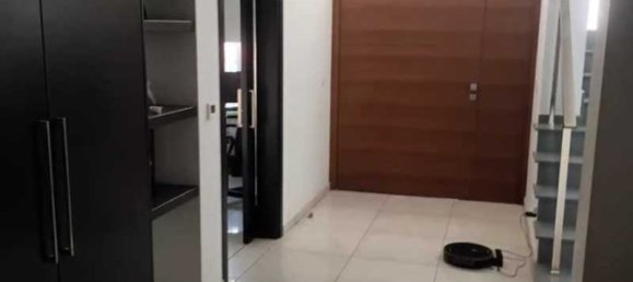 Коммерческая недвижимость с 3 спальнями в Строволос, Кипр № 18443 6