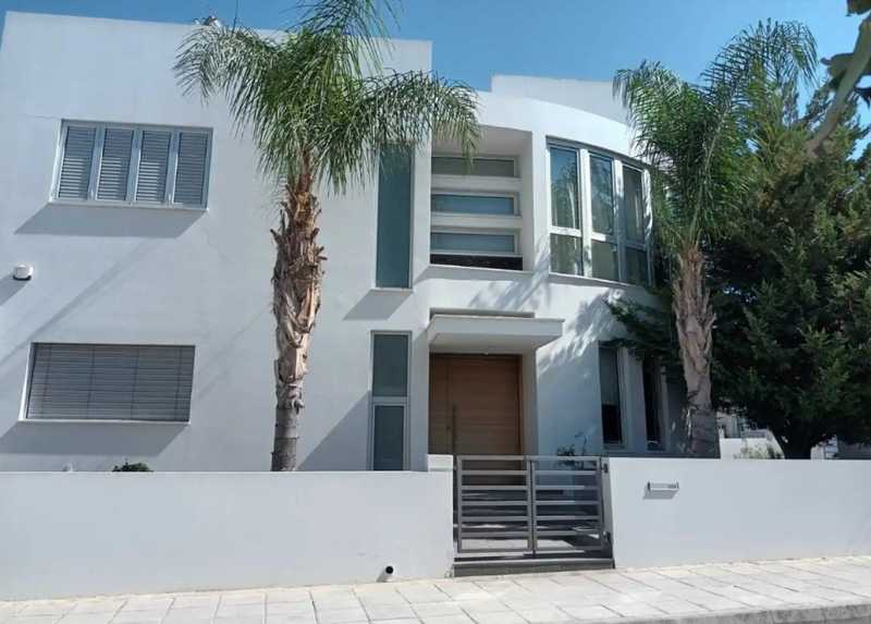 Коммерческая недвижимость с 3 спальнями в Строволос, Кипр № 18443