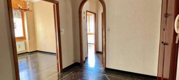 4-Zimmer Wohnung in Genoa, Italy, Nr. 143567 2