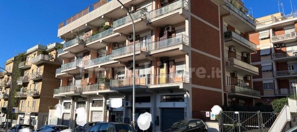 2 bedrooms Apartment in Rome, Italy No. 311209 21