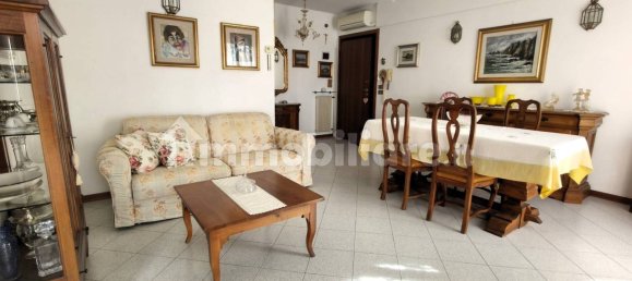 Apartamento de 2 dormitorios en Venice, Italy No. 326681 3