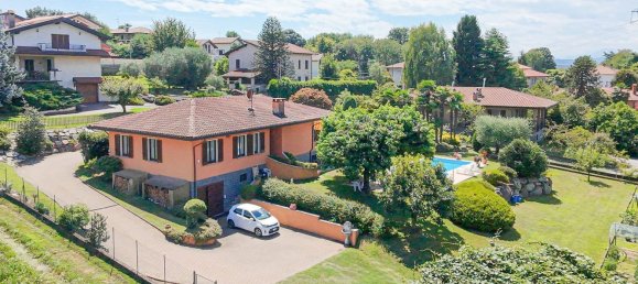 5 rooms Villa in Cadrezzate con Osmate, Italy No. 283251 13