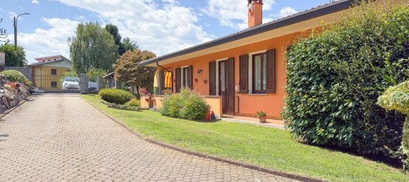 5 rooms Villa in Cadrezzate con Osmate, Italy No. 283251 11