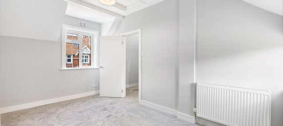 2 bedrooms House in Redhill, United Kingdom No. 1023 12