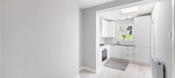 2 bedrooms House in Redhill, United Kingdom No. 1023 4