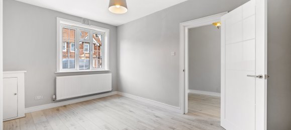 2 bedrooms House in Redhill, United Kingdom No. 1023 8