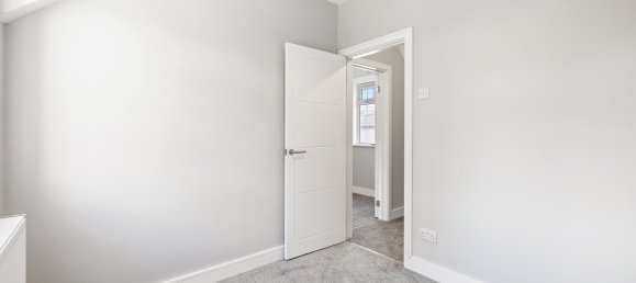 2 bedrooms House in Redhill, United Kingdom No. 1023 13