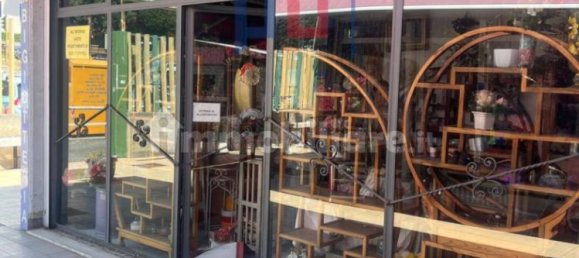 2 rooms Commercial property in Rome, Italy No. 355016 8