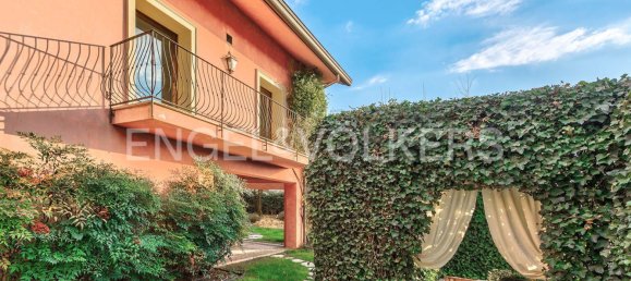 4 bedrooms Villa in Dolzago, Italy No. 126296 11
