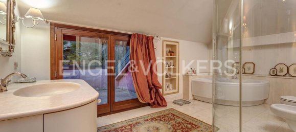 4 bedrooms Villa in Dolzago, Italy No. 126296 21