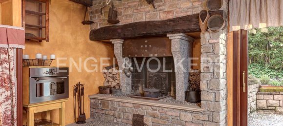 4 bedrooms Villa in Dolzago, Italy No. 126296 9