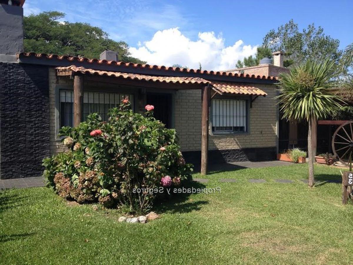 3 bedrooms House in Canelones, Uruguay No. 480