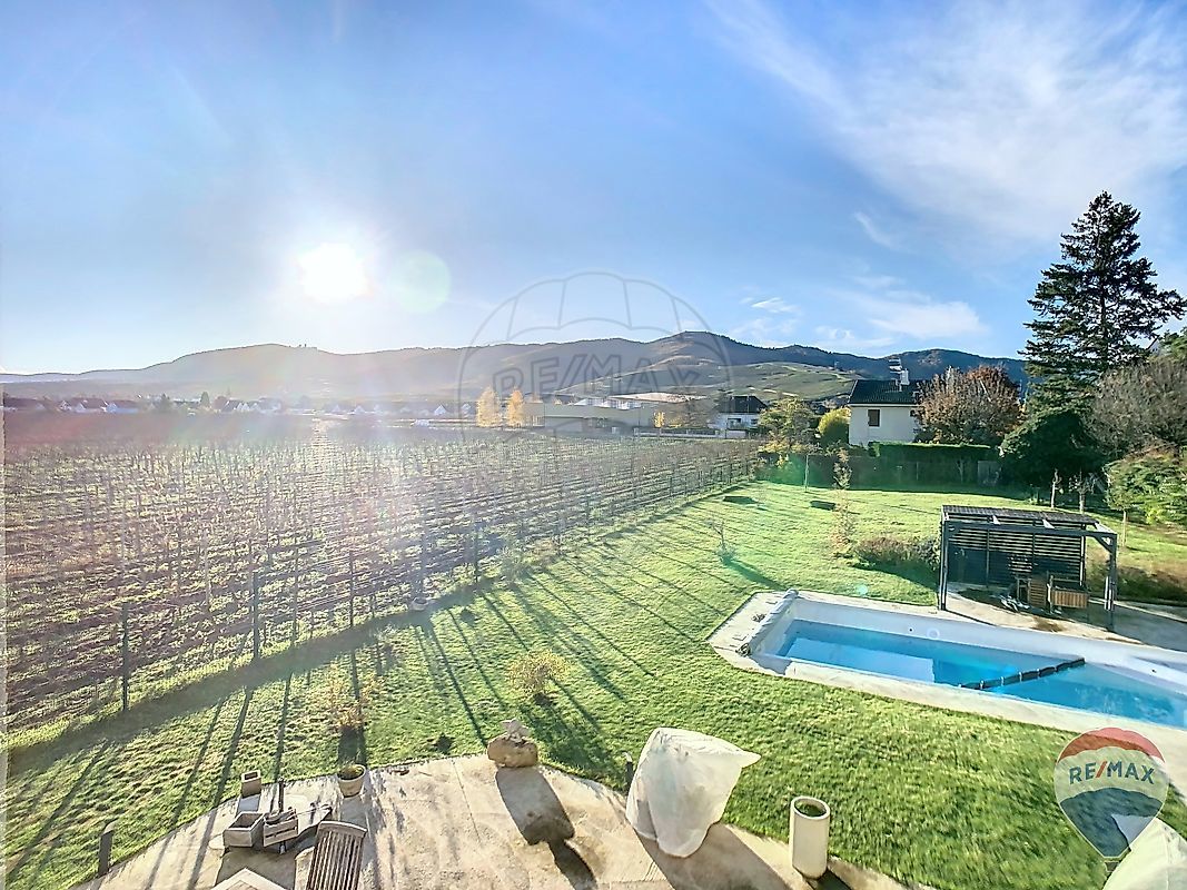  Castillos de 4 dormitorios en Wintzenheim, France No. 160337