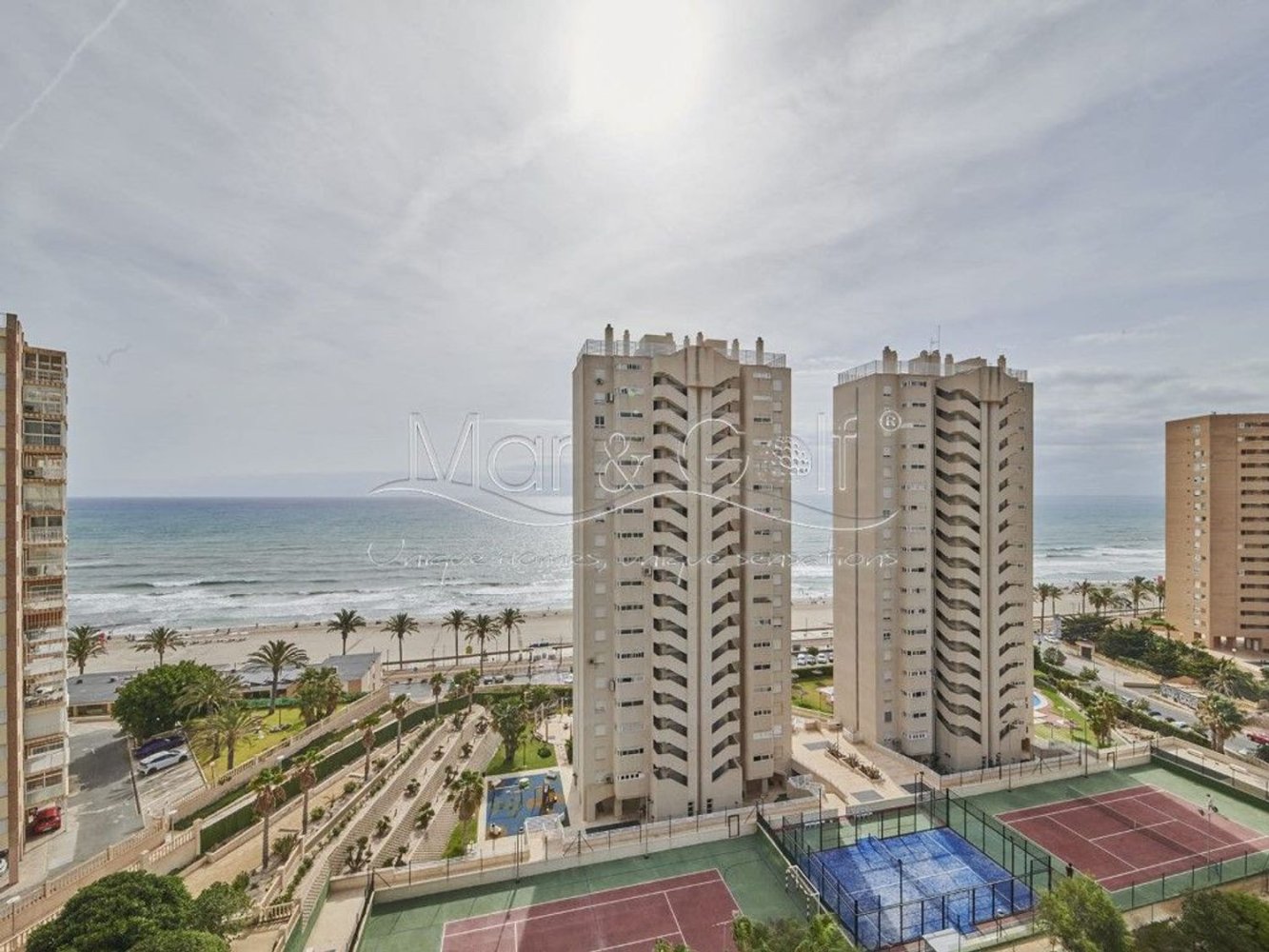 Apartamento de 3 dormitorios en El Campello, Spain No. 274555